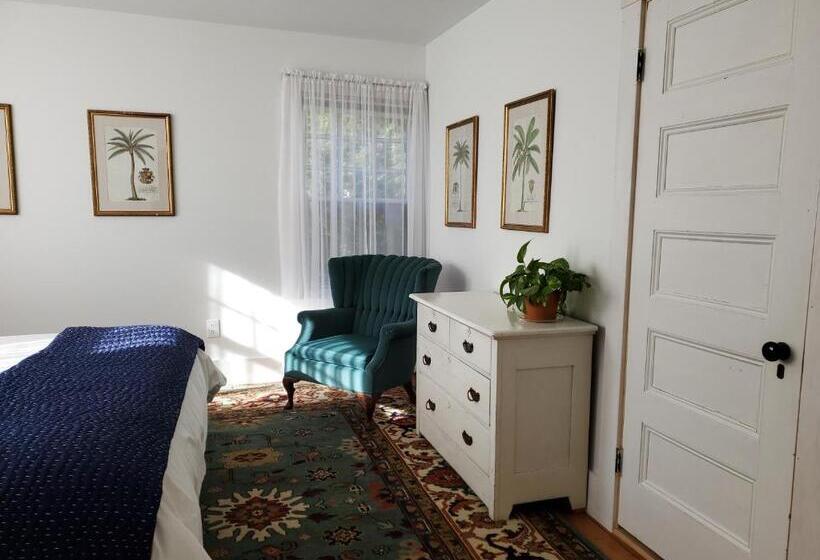 فندق صغير Harbourside Inn