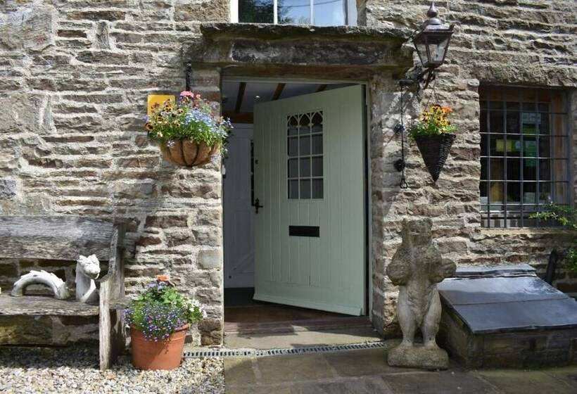 Bed and Breakfast Low Mill Guesthouse
