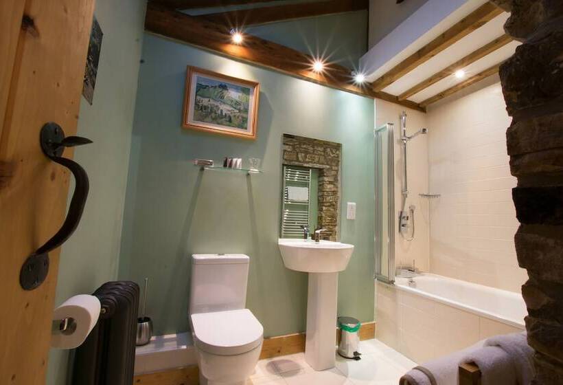 Bed and Breakfast Low Mill Guesthouse