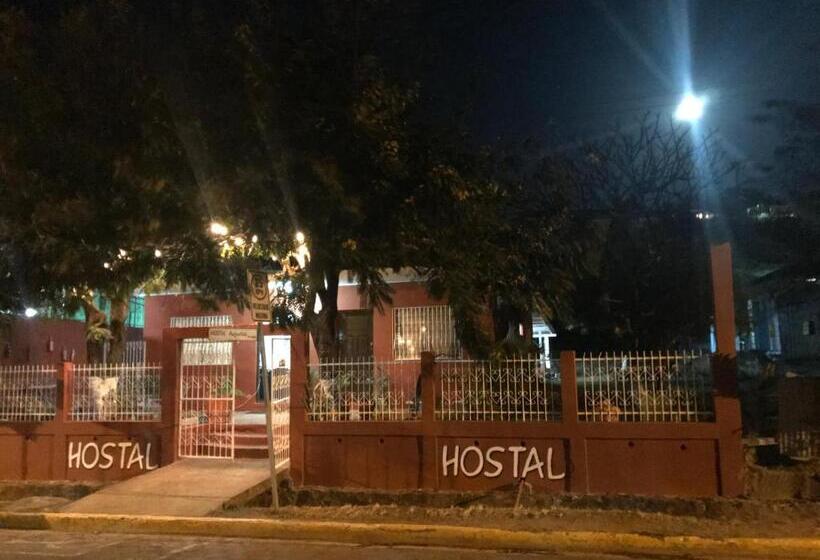 پانسیون Hostal Augustos