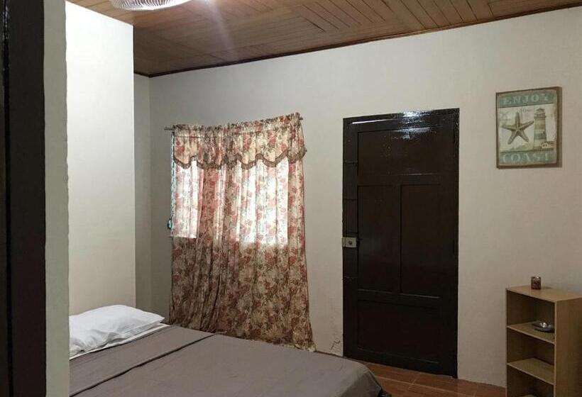 پانسیون Hostal Augustos