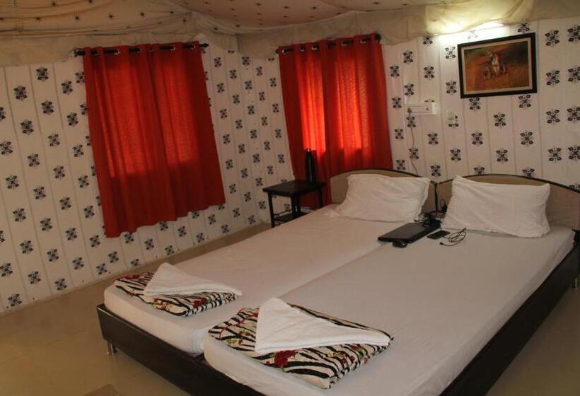 فندق Camp Serai Tiger Tadoba