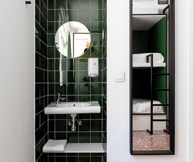 2060 The Newton Hostel
