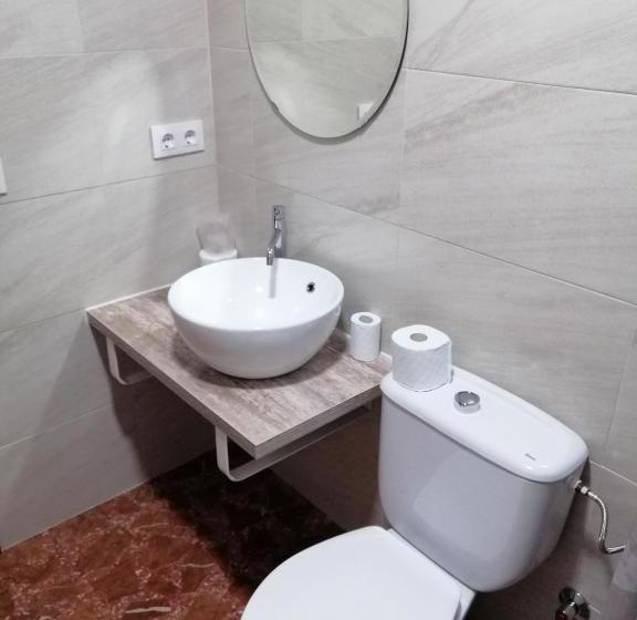 پانسیون Hostal Miguel Hernandez