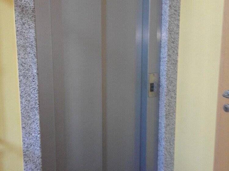 پانسیون Hostal Restaurante Vial