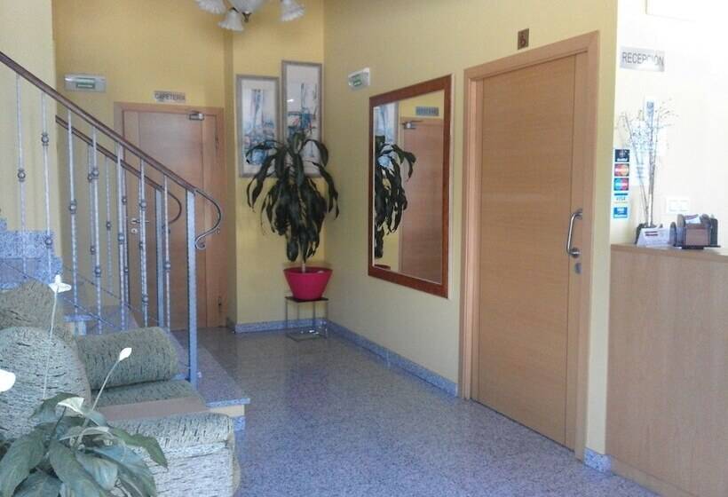 پانسیون Hostal Restaurante Vial