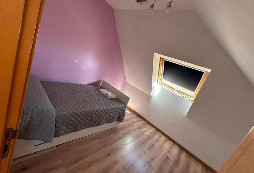 پانسیون Hostal Restaurante Vial