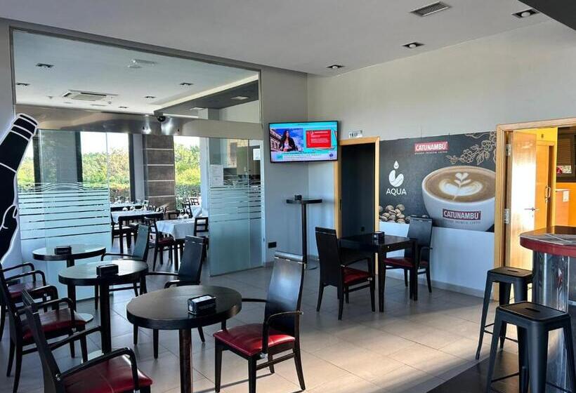 پانسیون Hostal Restaurante Vial