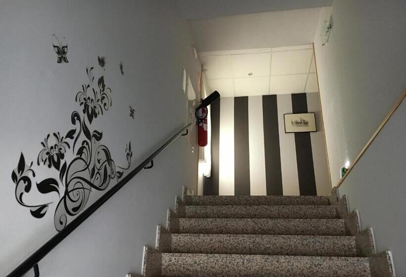 פנסיון Hostal Imaginatelo