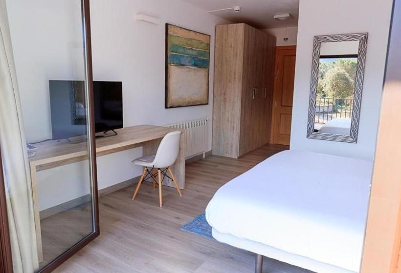 Пансион Hostal La Guineu