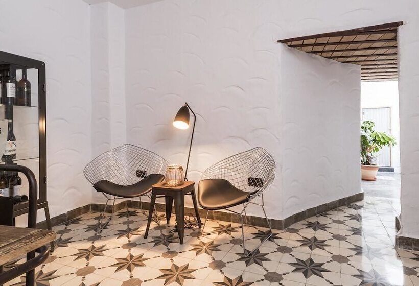 Общежитие La Fonda Antigua Adults Only