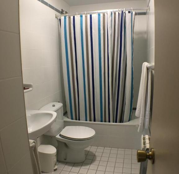 پانسیون Hostal Ec Leon