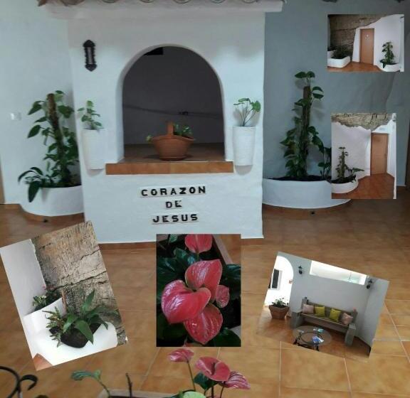 Пансион Hostal Batato