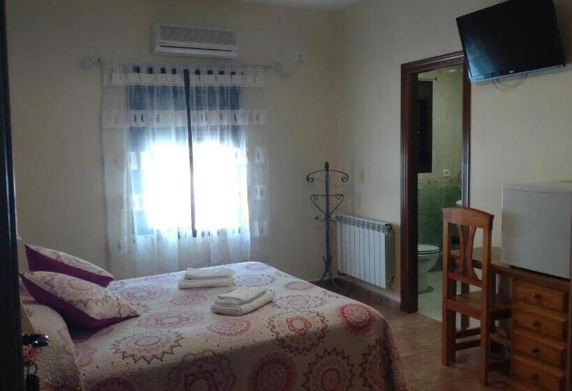 פנסיון Hostal La Encina