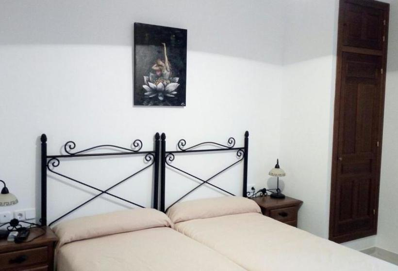 بنسيون Hostal Rural De Cuadros