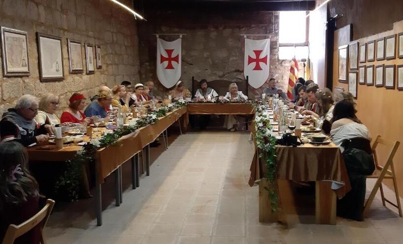 پانسیون Castillo De Grisel