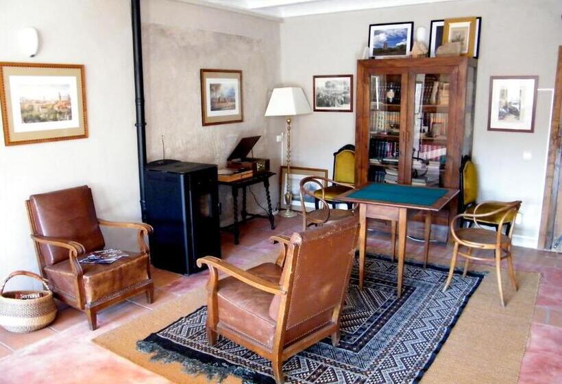 پانسیون Castillo De Grisel