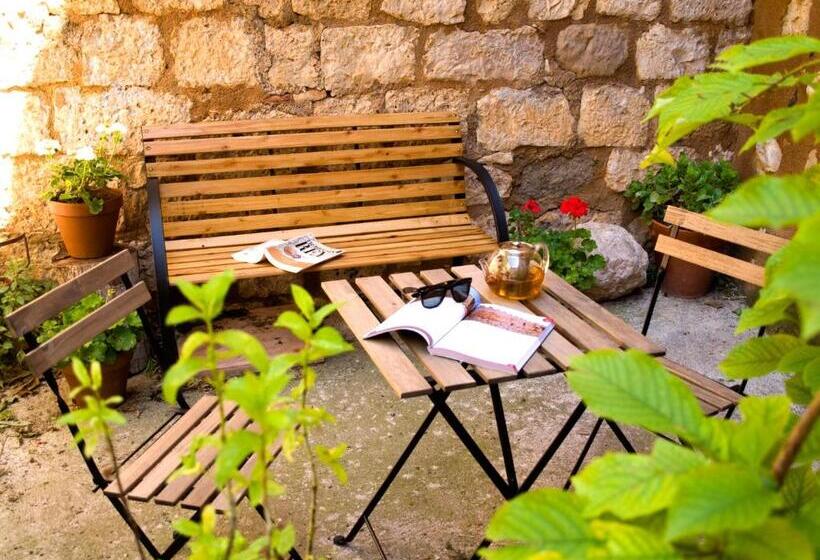 پانسیون Castillo De Grisel