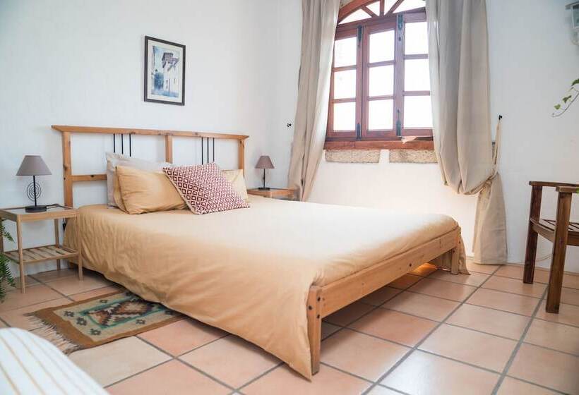 膳宿费 El Cerro De La Luna