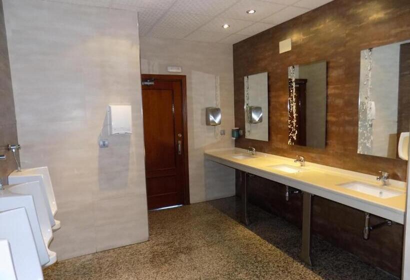 بنسيون Hostal Amigo
