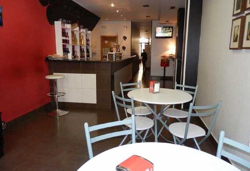 펜션 Hostal Catalina De Austria
