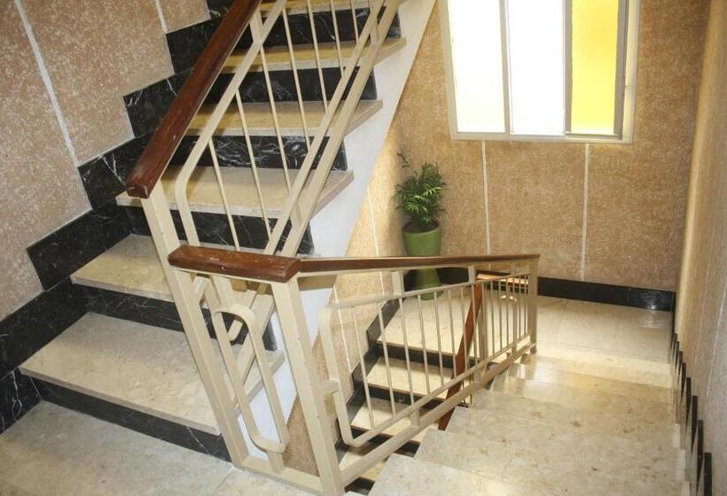 پانسیون Hostal Torre Mar