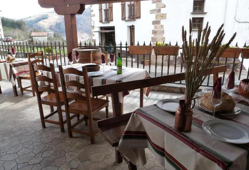 بنسيون Matxitxulo Family Rooms