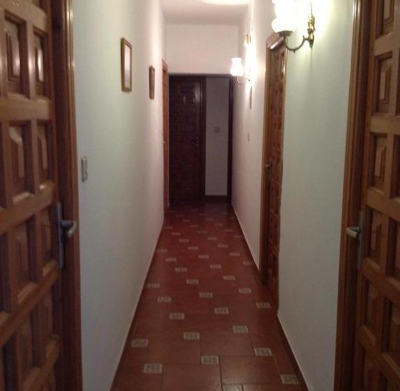 بنسيون Mesón De Lagartera