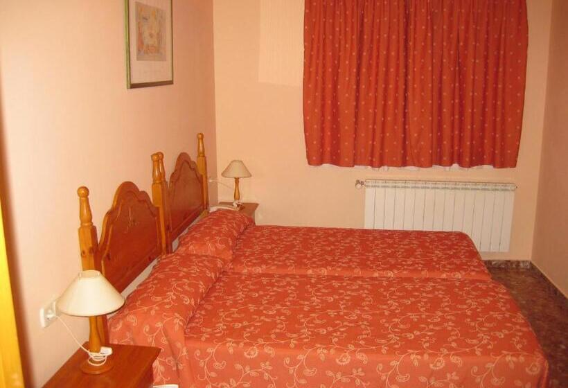 פנסיון Hostal Alvaro I