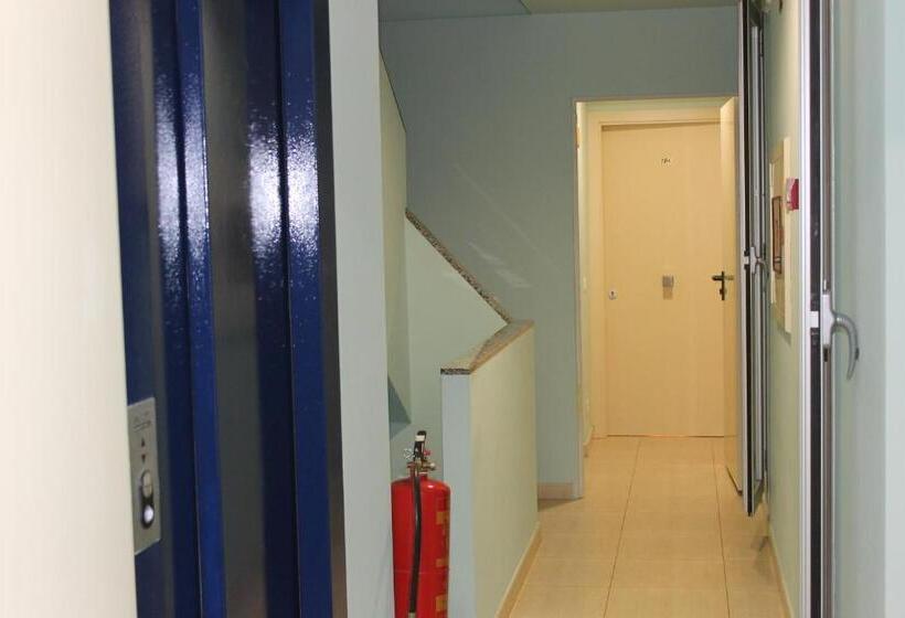 پانسیون Hostal Cal Siles