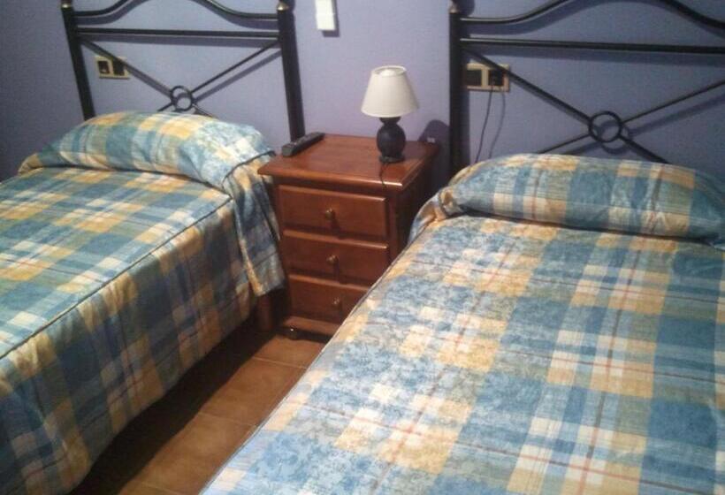 Пансион Hostal Can Barrina