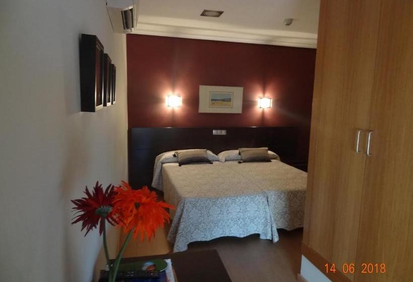 بنسيون Hostal El Lechuguero