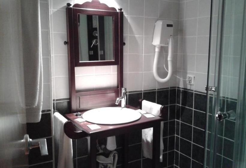 بنسيون Hostal El Olmo