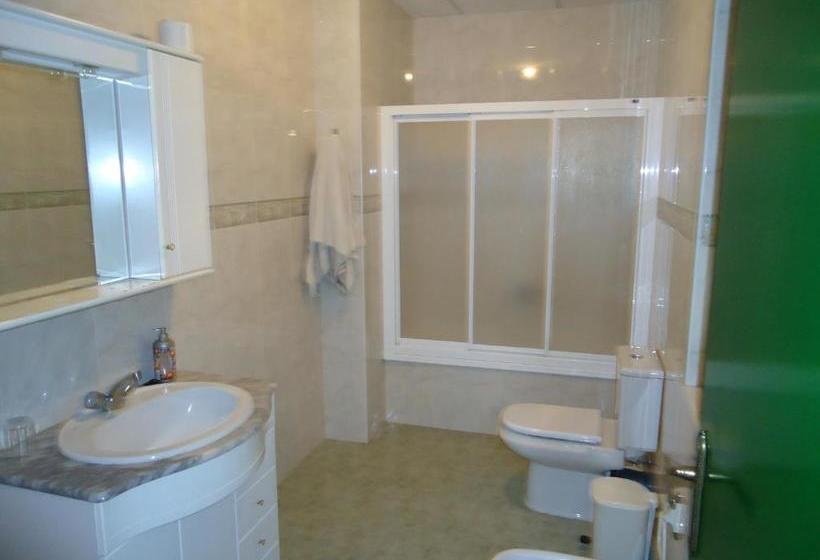 Pensión Hostal Los Claveles