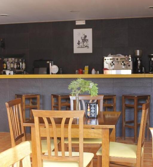 بنسيون Hostal Restaurante Bustos