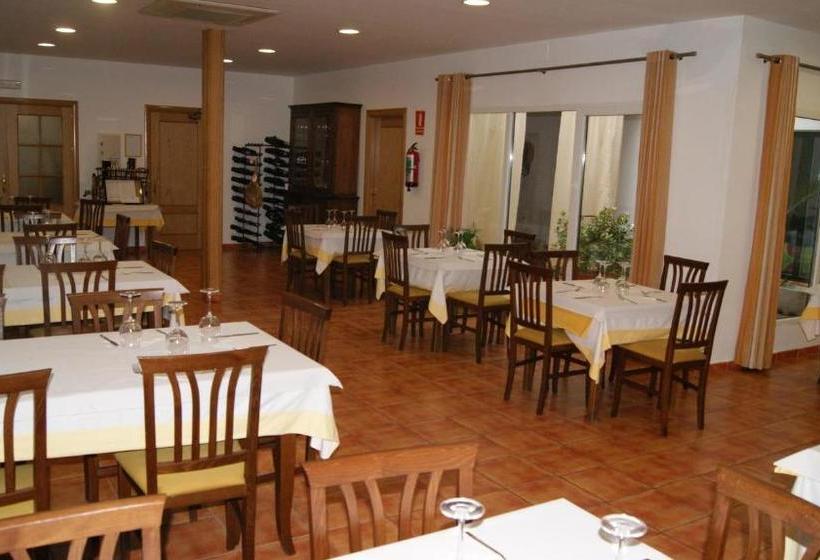 بنسيون Hostal Restaurante Bustos