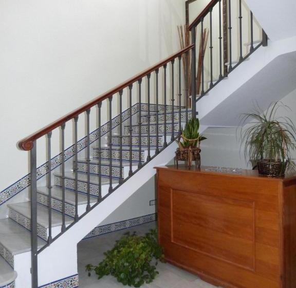 بنسيون Hostal Restaurante Las Canteras