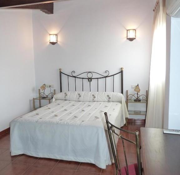 بنسيون Hostal Restaurante Las Canteras