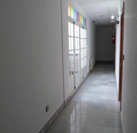 بنسيون Hostal Restaurante Las Canteras