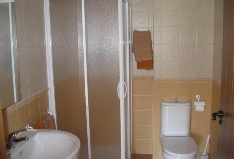 پانسیون Hostal Sol De La Vega