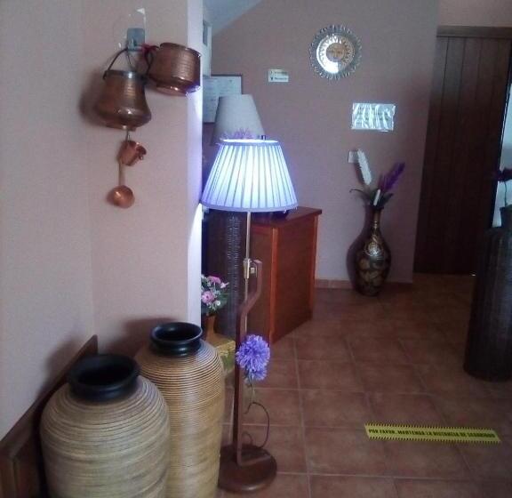 پانسیون Hostal Sol De La Vega
