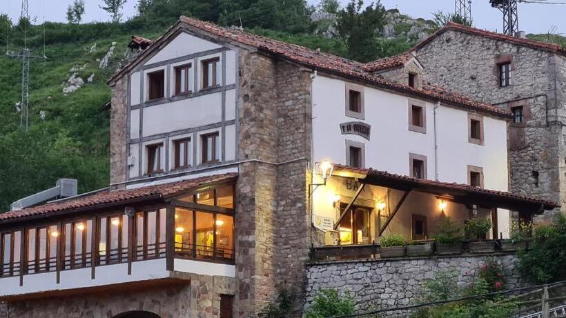 펜션 Taberna De Tresviso
