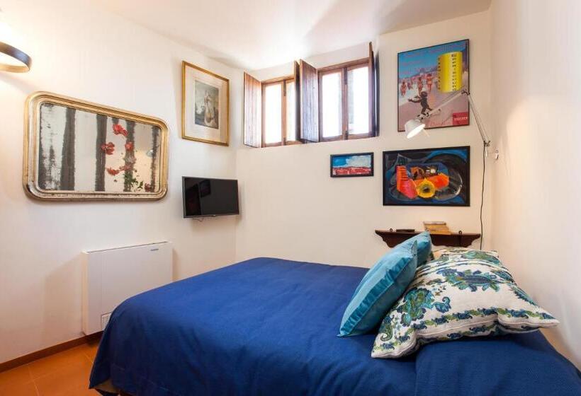 بنسيون Torre De Maneys