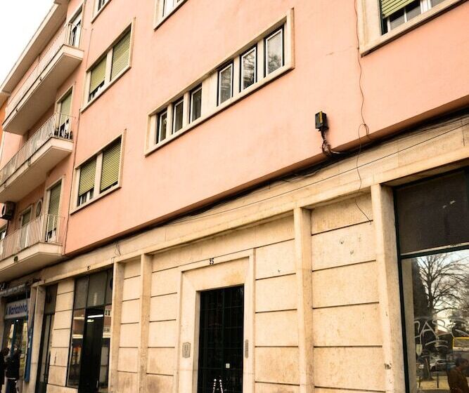 پانسیون Alvalade Ii Airport Guest House