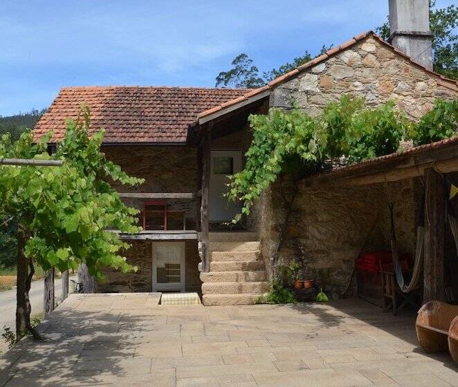 بنسيون Moleiro Da Costa Má