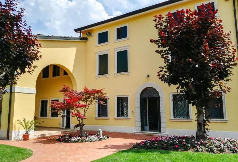 פנסיון Villa Montenero