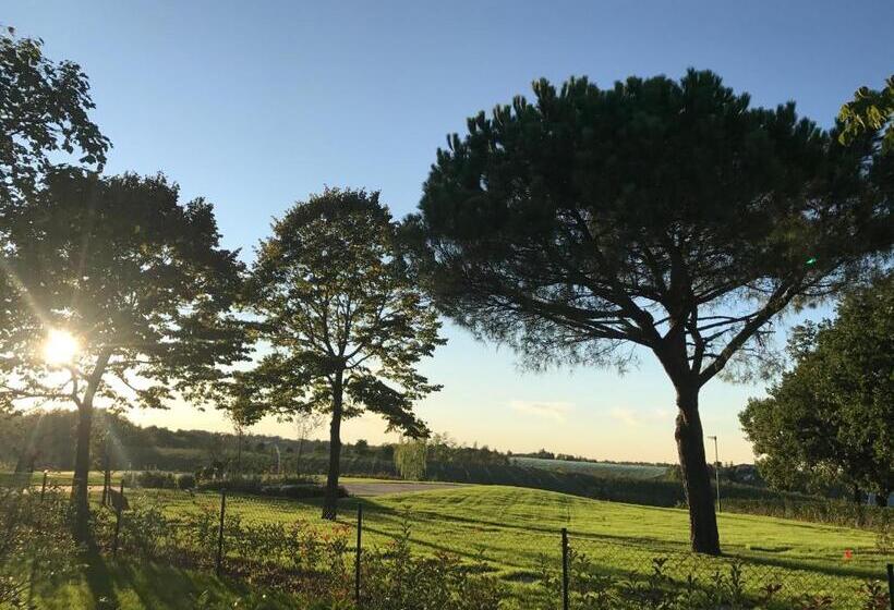 هتل Agriturismo La Rinaldina