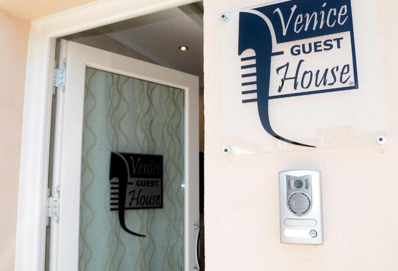 Общежитие Venice Guest House B&b