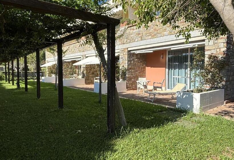 Ancora Resort