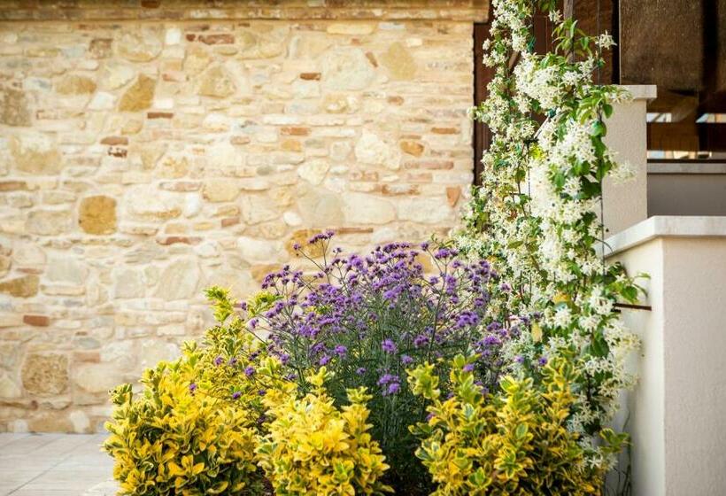 هتل Agrirelais Collelago